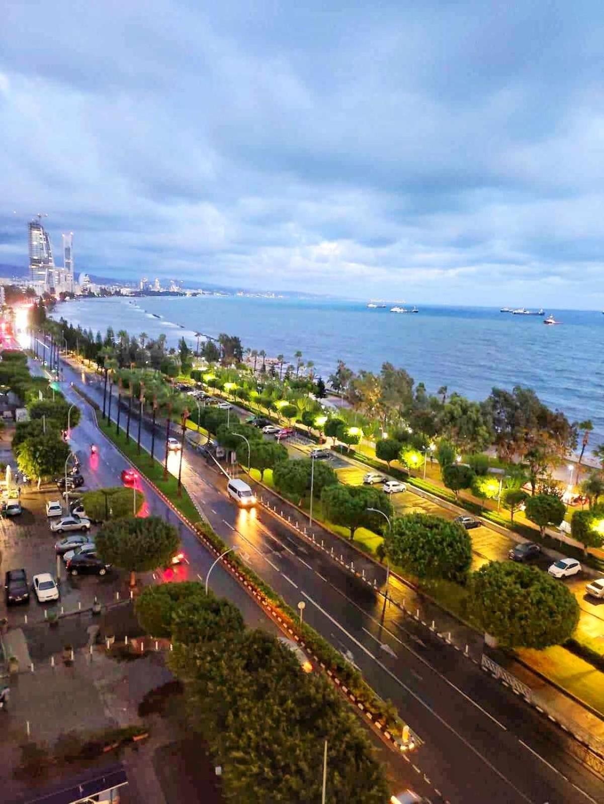 Sea Front & City Center, Amazing Sea View Limassol Exterior photo
